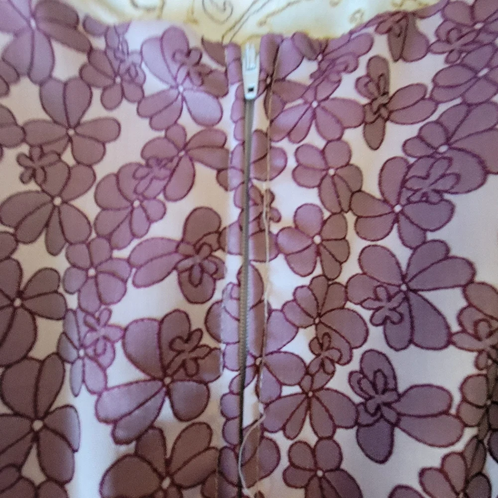 NWOT Girls size 6 Dress with tulle underskirt. Zipper and sash at back. - Picture 5 of 6